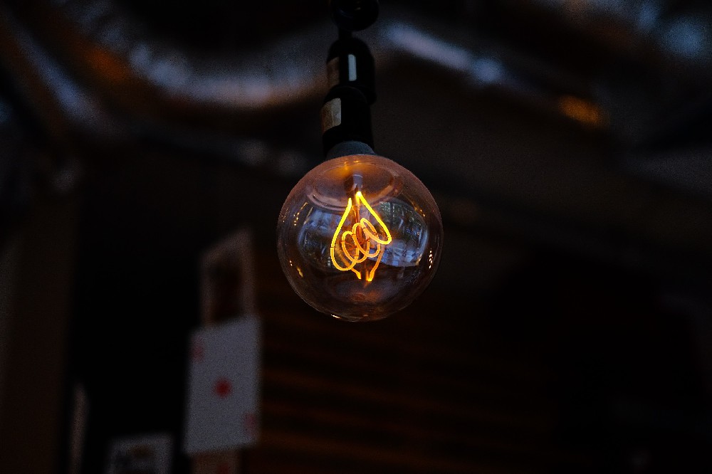 白炽灯.jpg